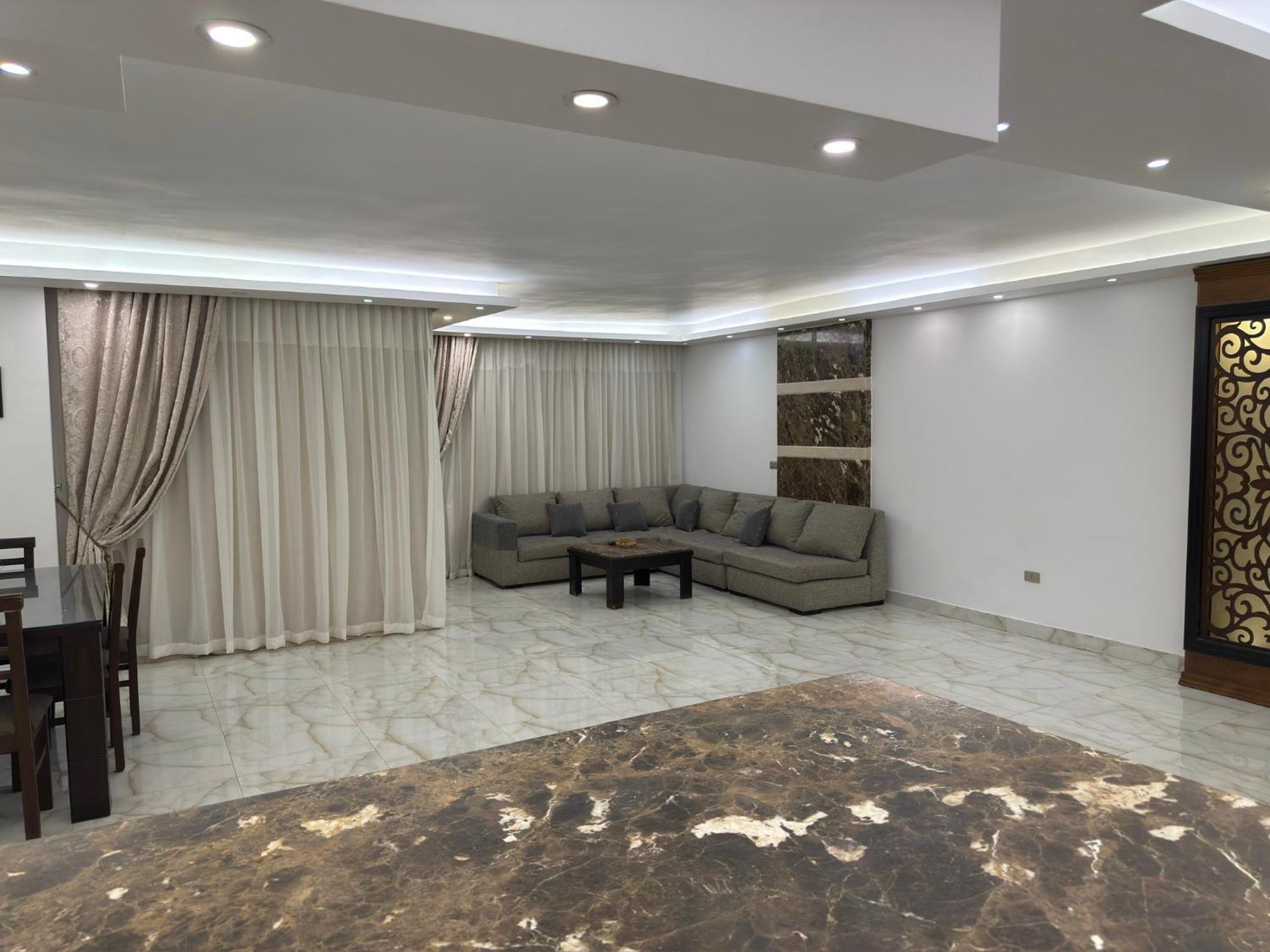 Apartment Le Royal 2 *